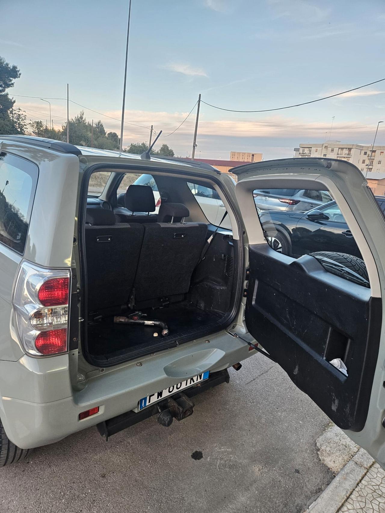 SUZUKI Grand Vitara 3porte 1.9TD 4x4 95kw 130cv