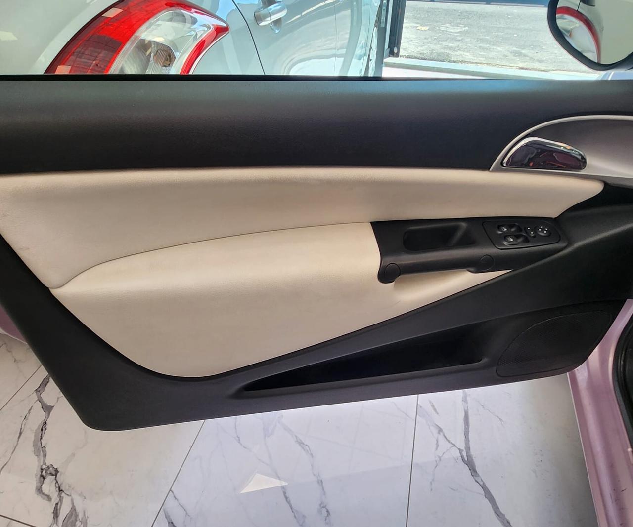 Lancia Ypsilon 1.3 MJT 75 CV Elle