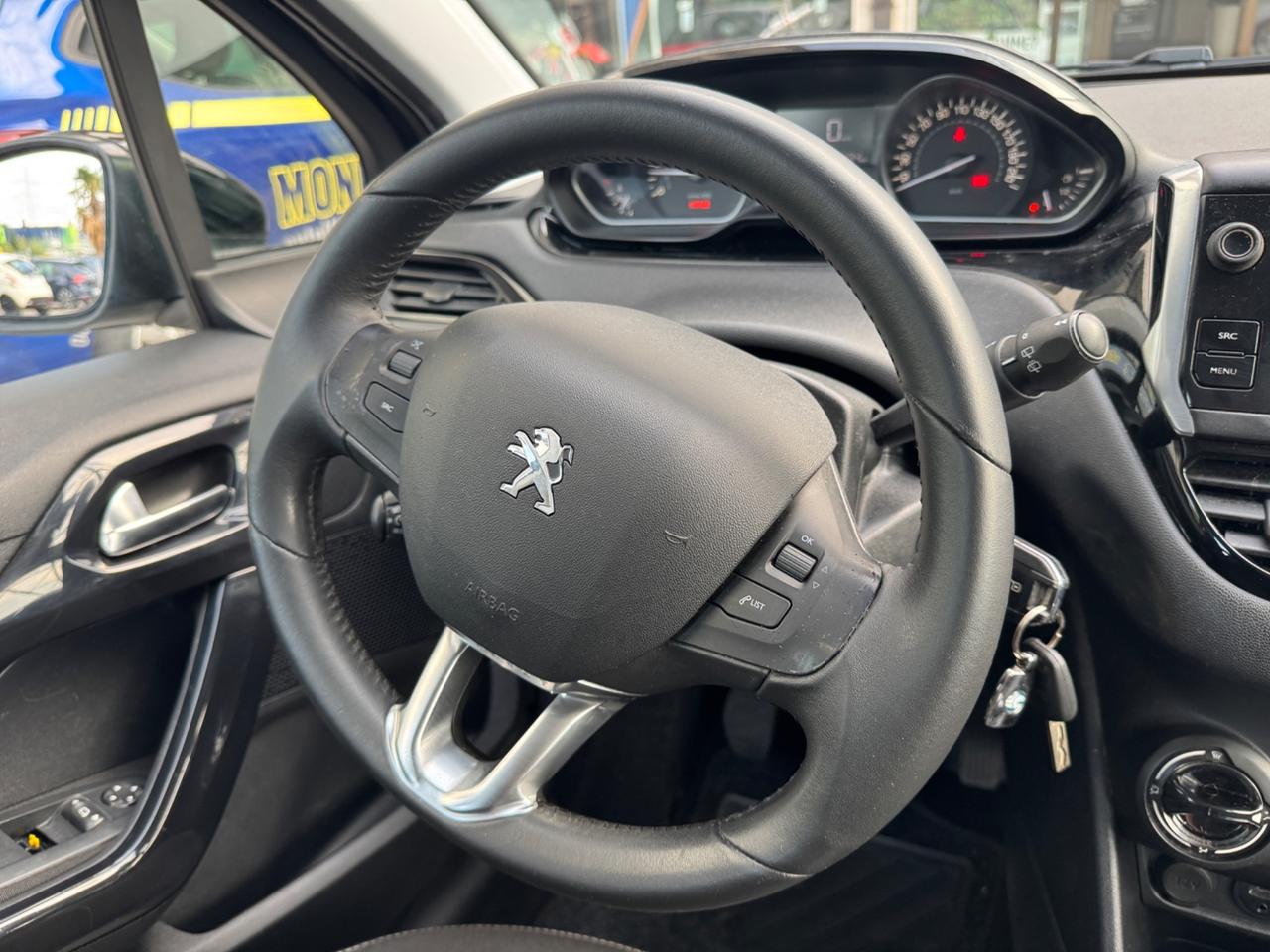 Peugeot 208 2015 5 porte neopatentati