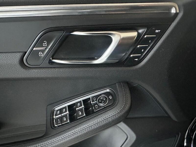 PORSCHE Macan 1ªs. '13-'25 Macan 2.0