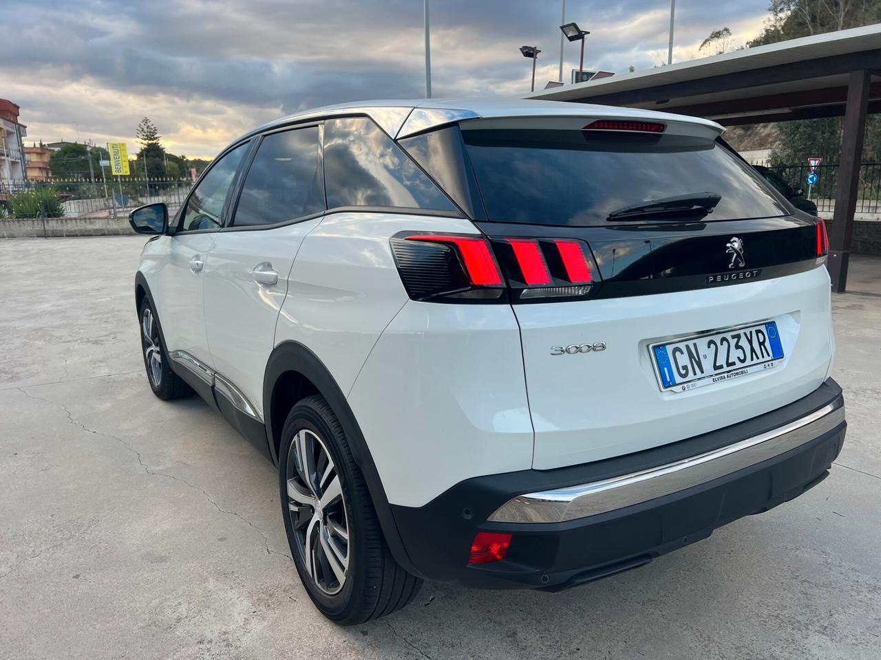 Peugeot 3008 BlueHDi 130 S&S EAT8 Allure