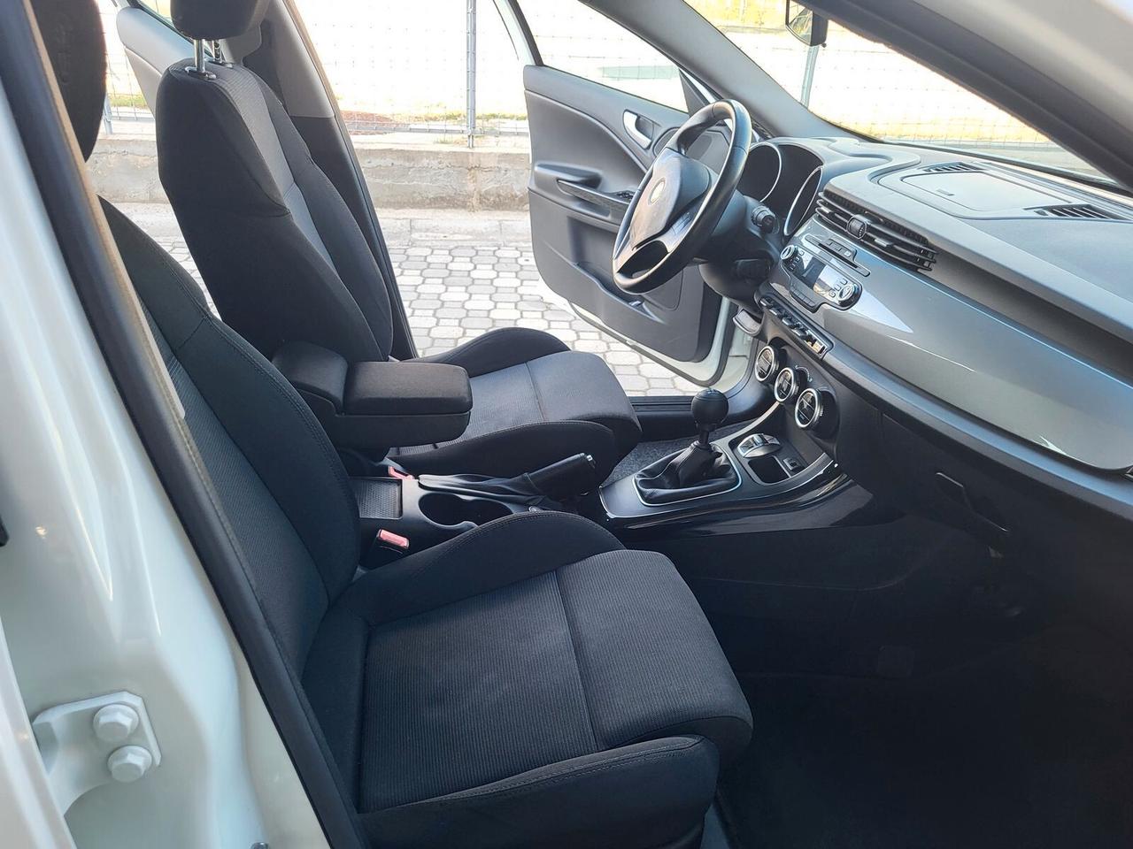 Alfa Romeo Giulietta 1.4 Turbo 120 CV GPL di serie *** Distinctive ***