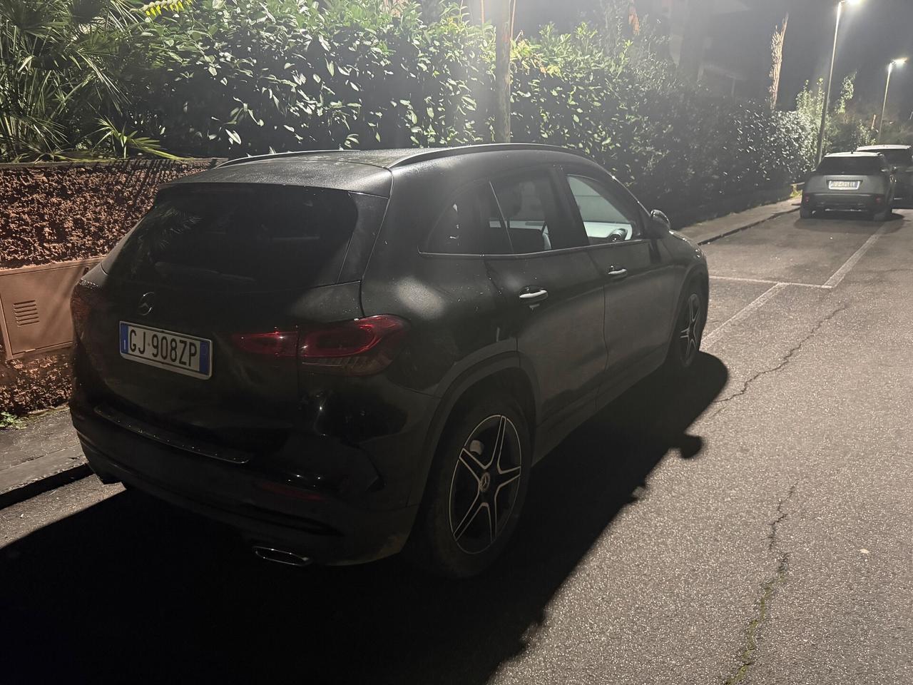 Mercedes-benz GLA 200 d Automatic Premium Amg Pack Night