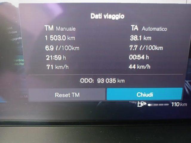 VOLVO XC60 B4 (d) AWD Automatico Momentum Pro Sport