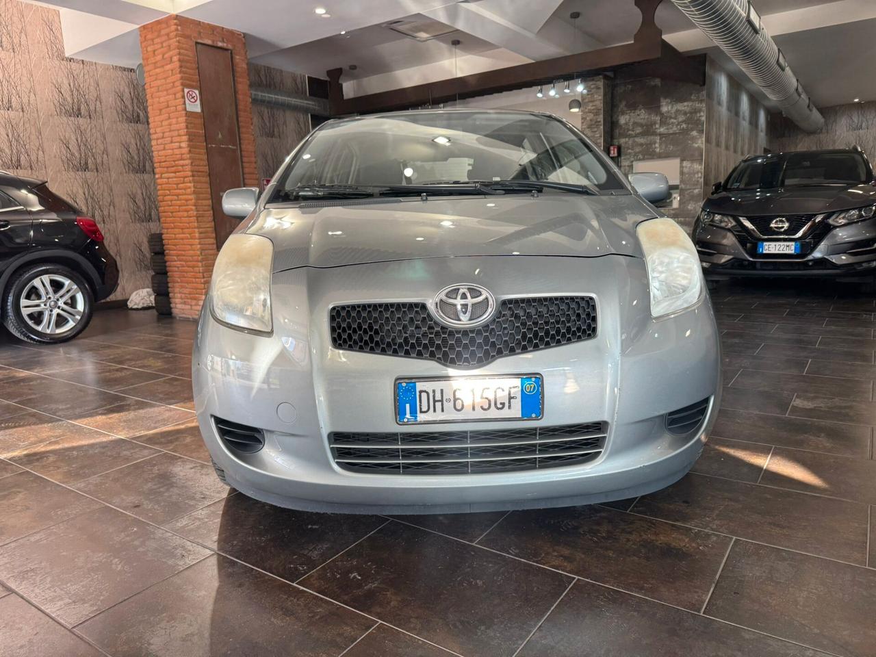 Toyota Yaris 1.0 5 porte Sol