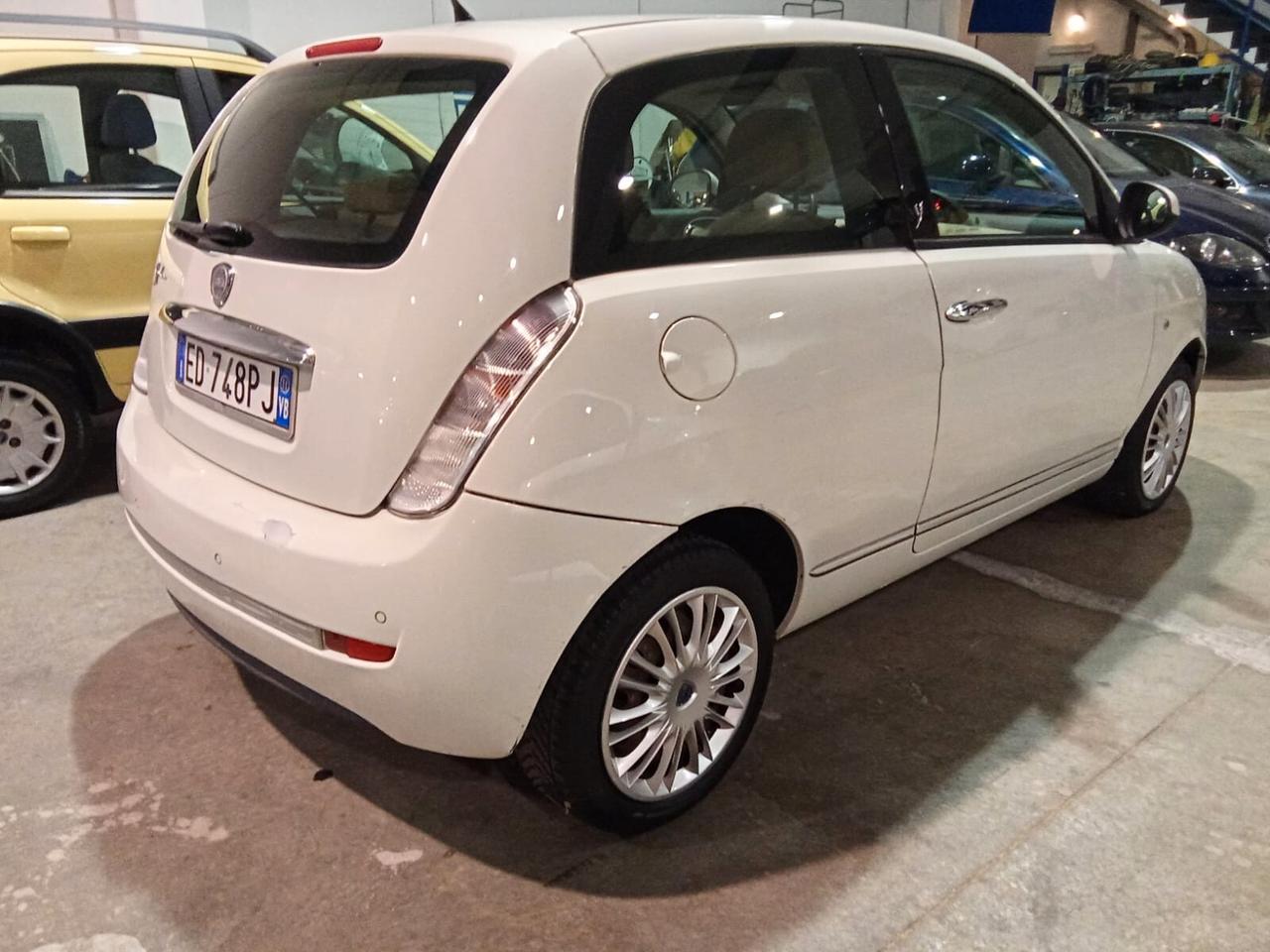 Lancia Ypsilon 1.2BZ 51kW 02-2011