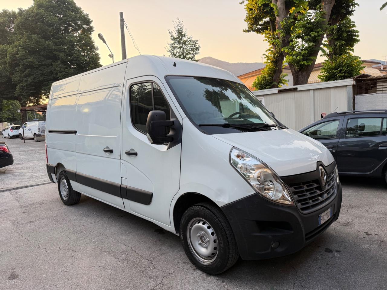 Renault Master 2.3 dci T53