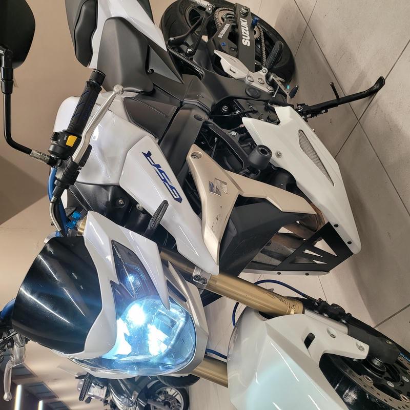 Suzuki GSR 750 - 2011