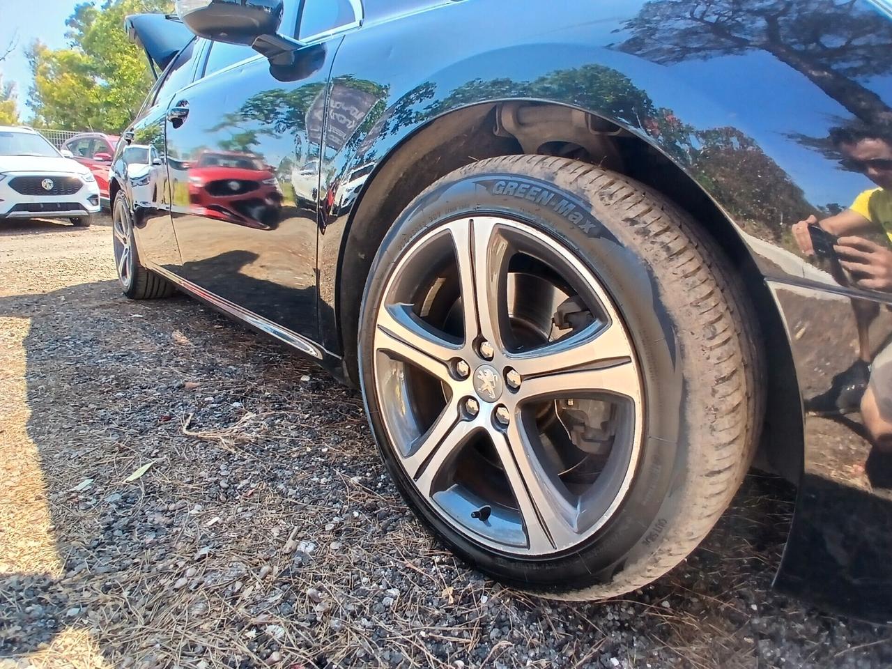 Peugeot 508 BlueHDi 180 EAT6 S&S SW Allure