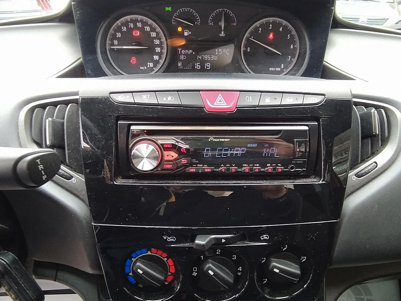 Lancia Ypsilon 1.2 69 CV 5 porte GPL Ecochic Silver Neopatentati