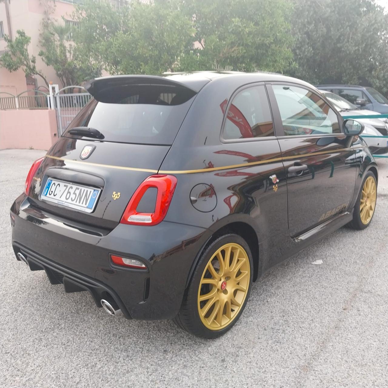 Abarth 595 SCORPIONEORO