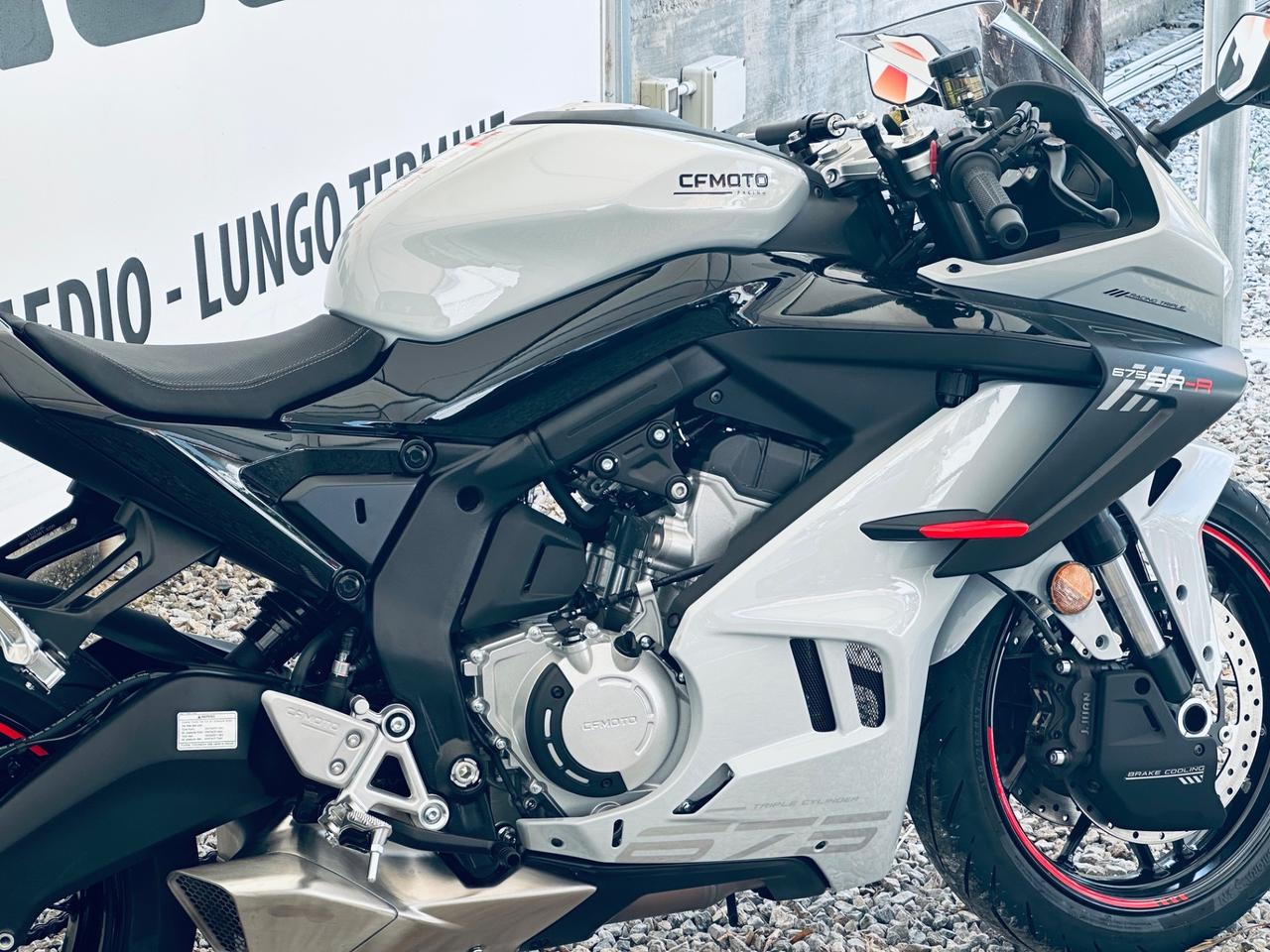 CF Moto 675SR-R - Aerolite Grey