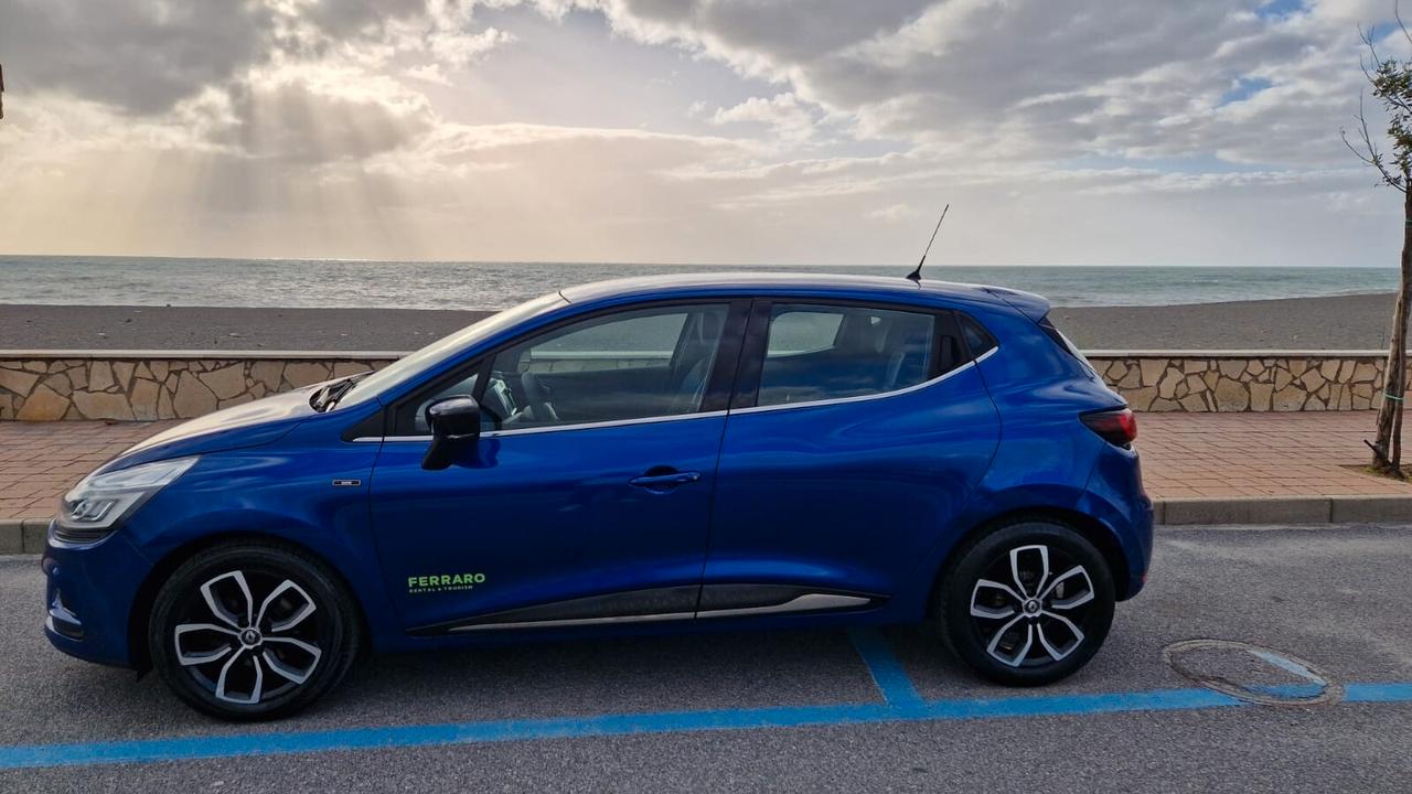 Renault Clio dCi 8V 90 CV EDC 5 porte Moschino Intens