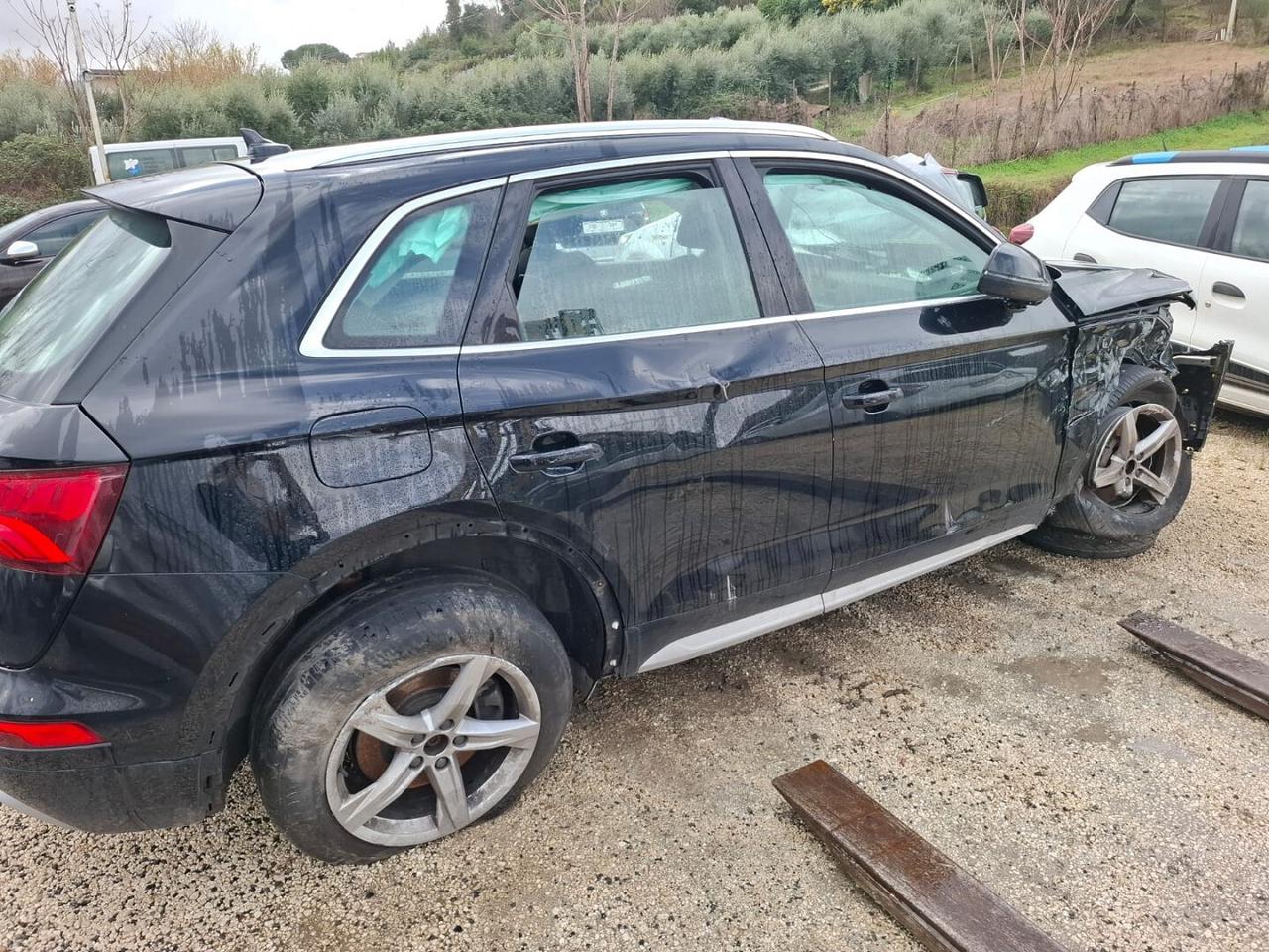 AUDI Q5 2019 S-LINE AUT.4.0 SINISTRATA