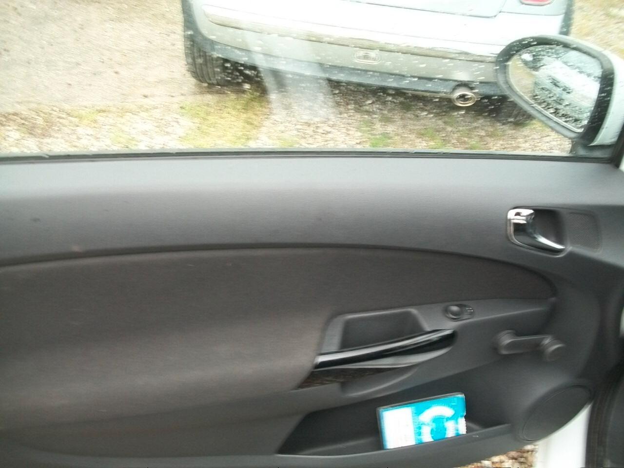 Opel Corsa 1.2 3 porte One SI NEOPATENTATI GARANZIA UN ANNO EURO 05 HP 86 KW 63 KM 144200