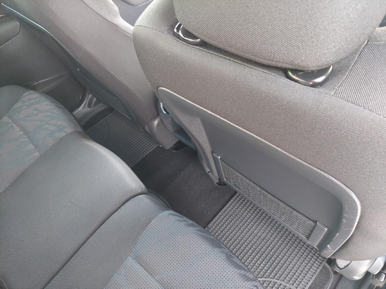 Peugeot 3008 1.6 HDi 110CV cambio robotizzato