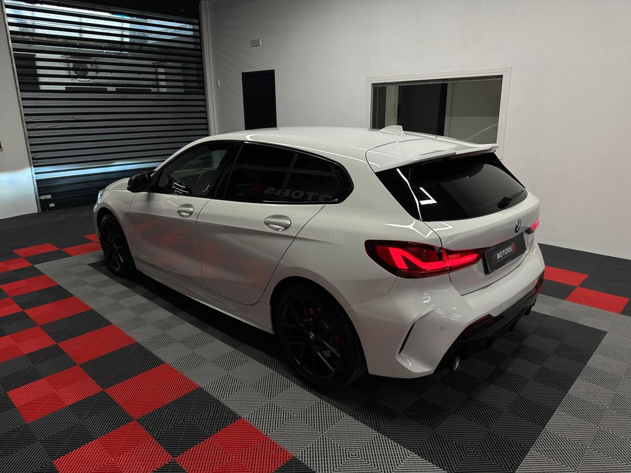 Bmw 118 118d 5p. Msport