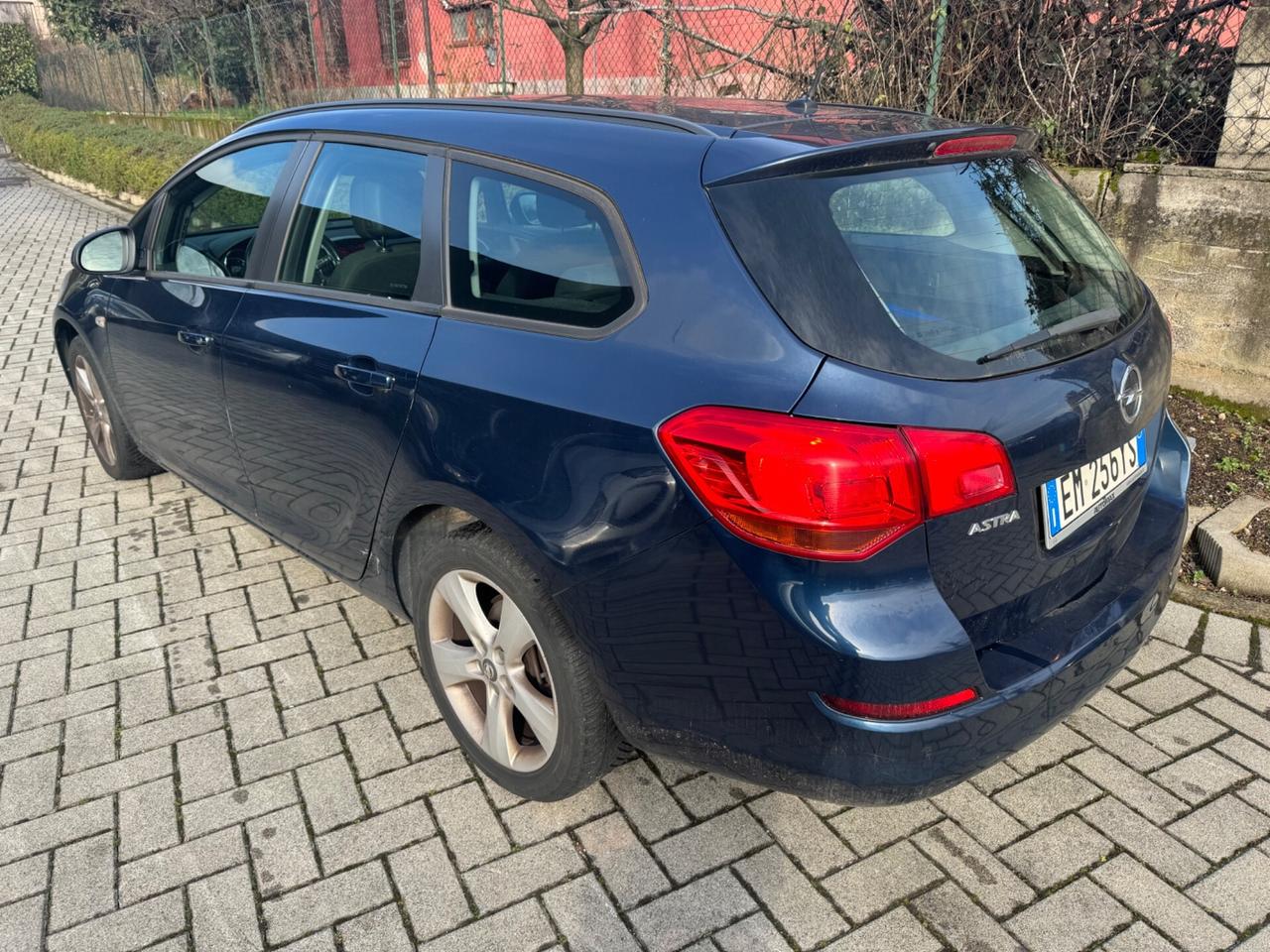 Opel Astra 1.4 Turbo Cosmo NEOPATENTATI