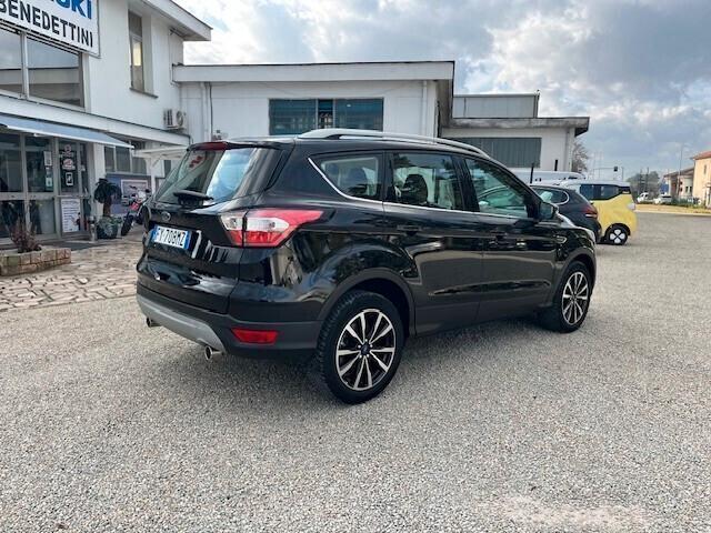 Ford Kuga 1.6 TDCI 120 CV ST-Line Tua da 176€