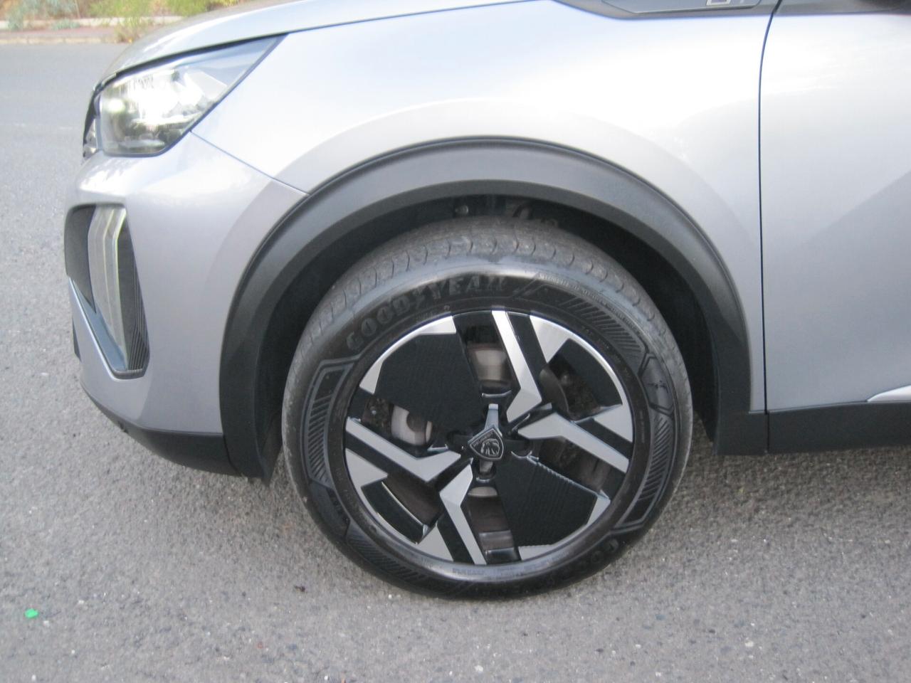 Peugeot 2008 PureTech 130 S&S EAT8 GT