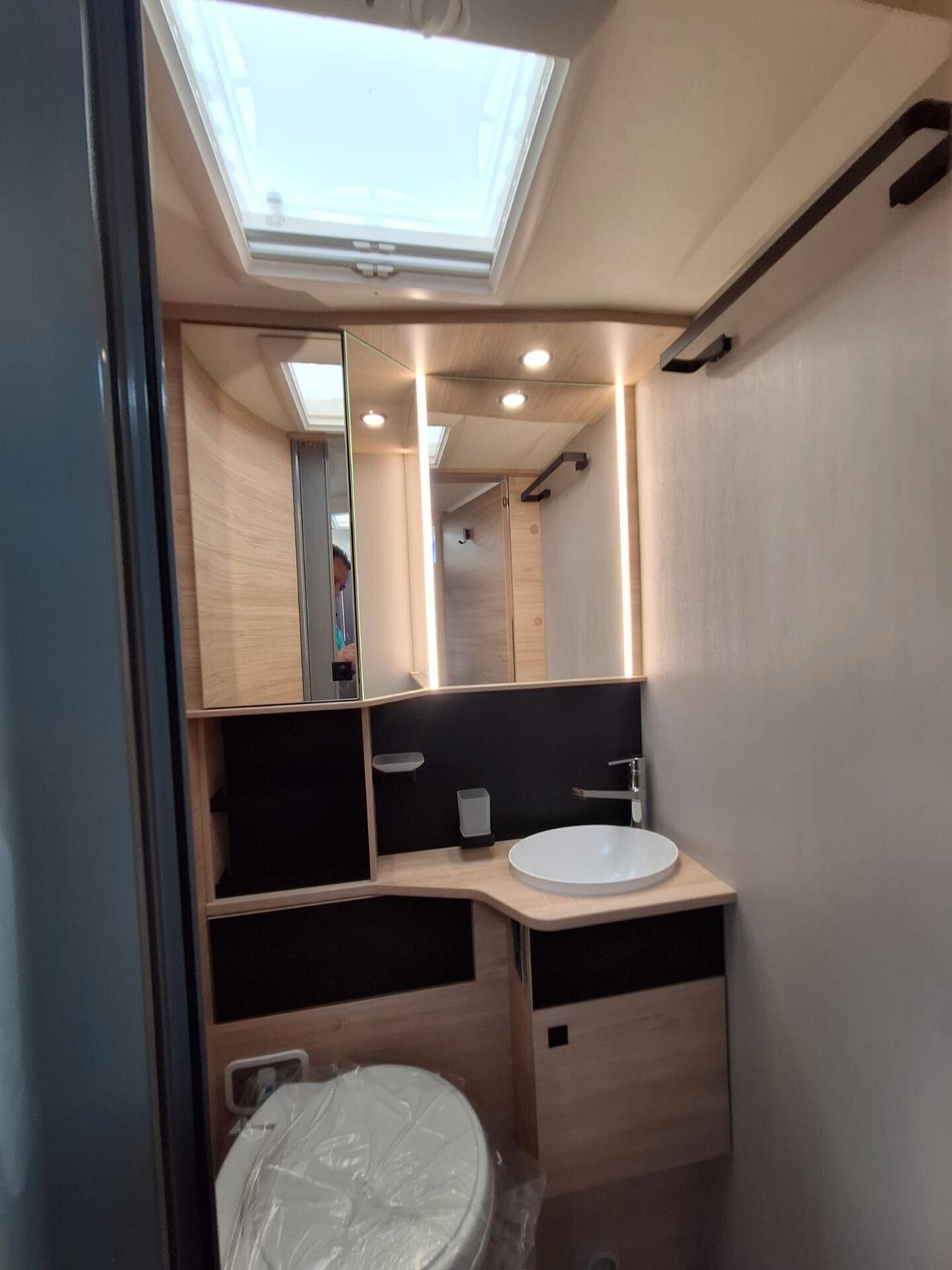 Challenger 3048 MOTORHOME € 86.900 cambio automatico -extra accessoriato letto nautico