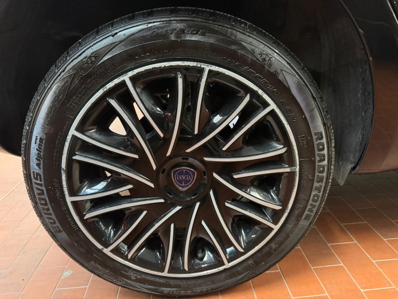 Lancia Ypsilon 1.0 FireFly 5 porte S&S Hybrid Ecochic Gold
