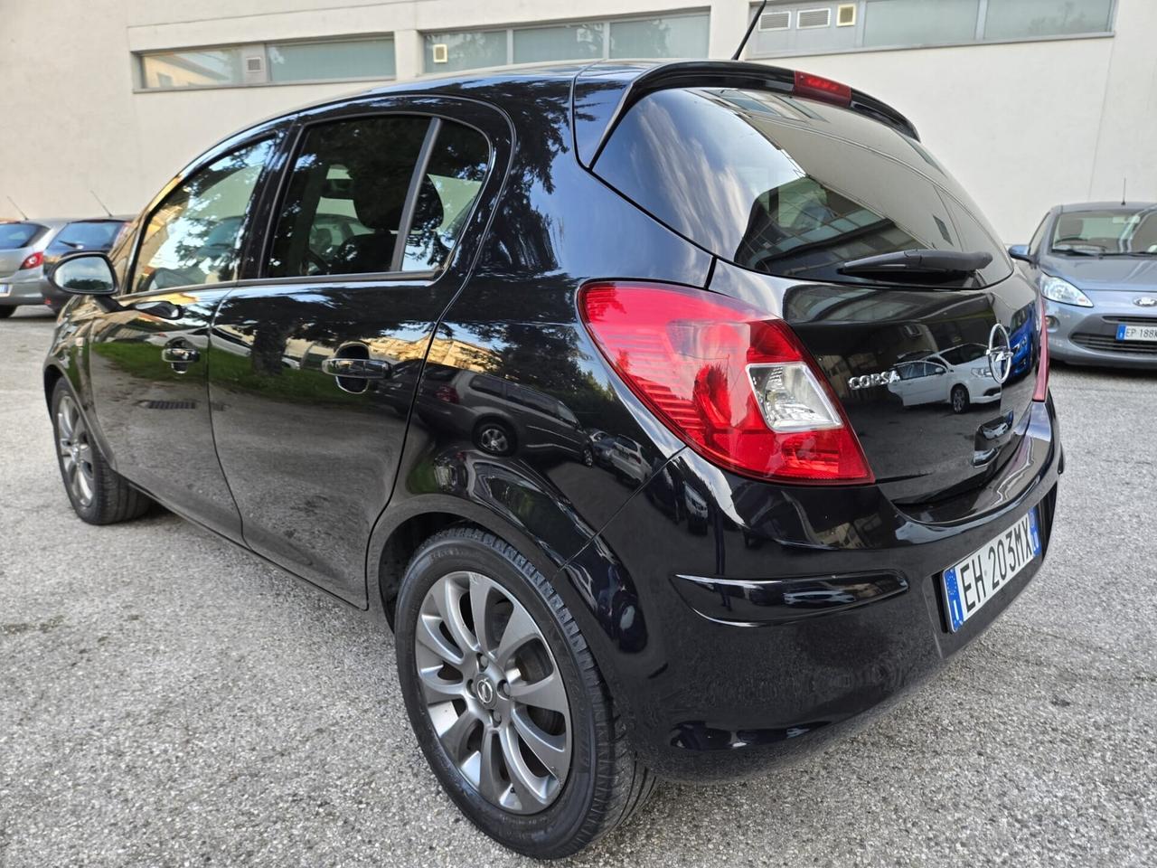 Opel Corsa 1.2 5P Edition Cosmo Neopatentati