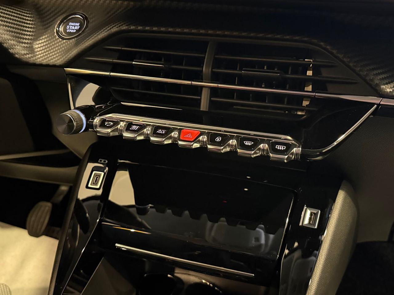 Peugeot 208 Allure Pack 1.5 Blue HDI 100 #10467