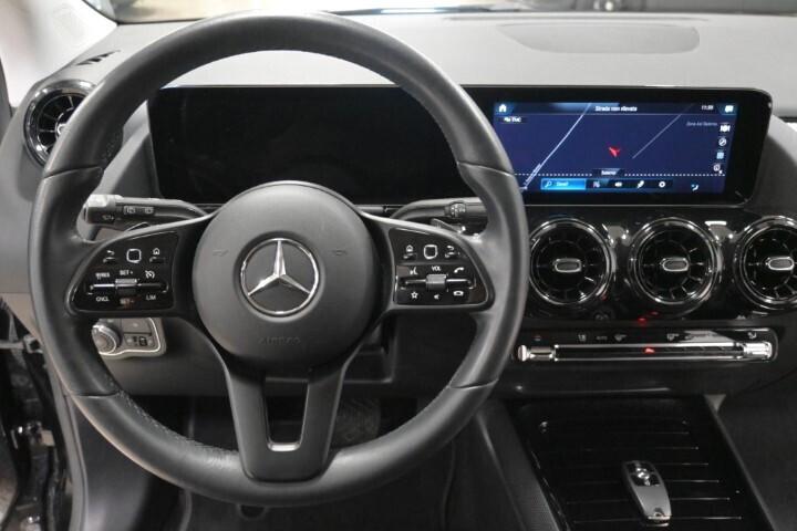 MERCEDES GLA 180D AUTOMATIC BUSINESS SOLUTION 115 CV