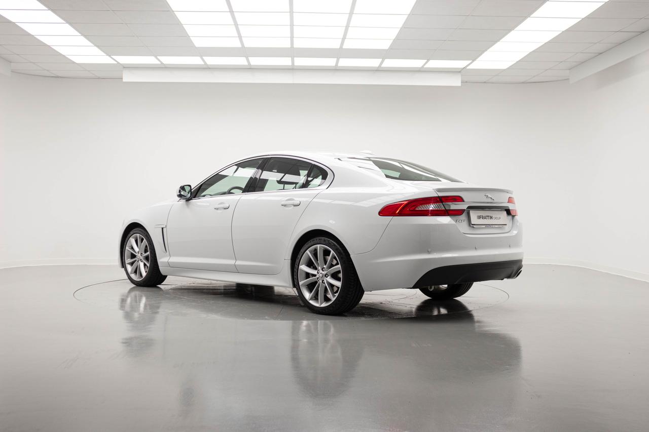 JAGUAR XF 2.2 D 190 CV