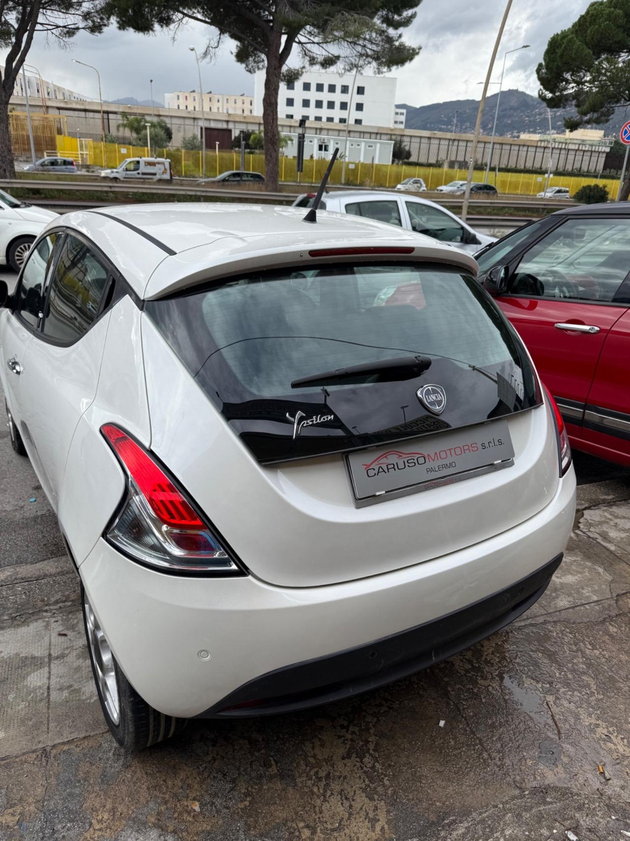 Lancia Ypsilon 0.9 TwinAir 85 CV 5 porte S&S Gold