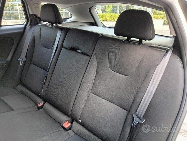 VOLVO V60 D2 1.6 Powershift Kinetic