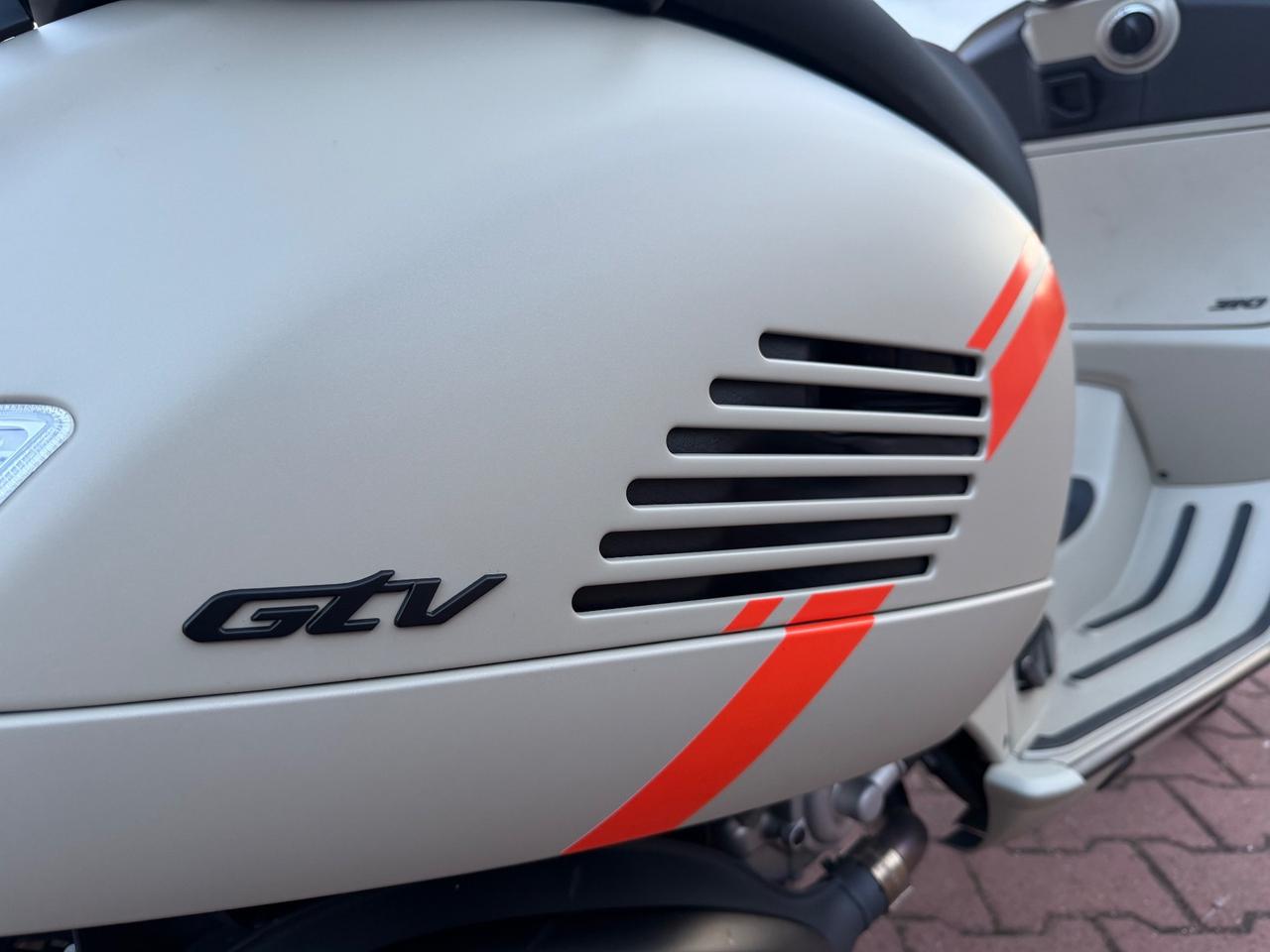 Piaggio Vespa 300 GTV 310