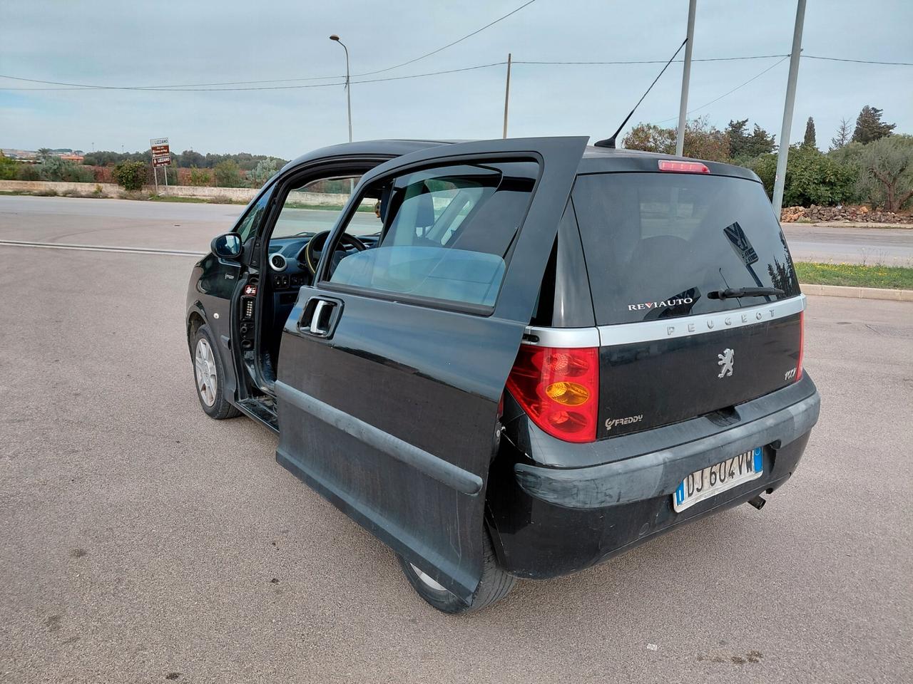 Peugeot 1007 1.4 Happy