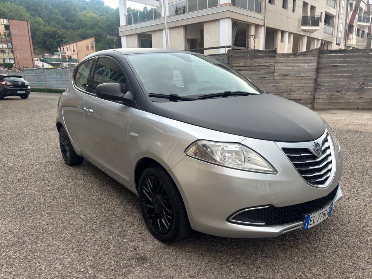 Lancia Ypsilon 1.2 69 CV 5 porte S&S Silver