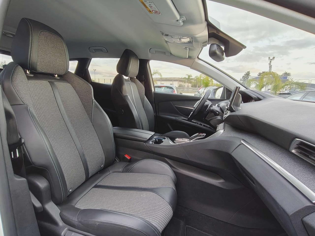 Peugeot 3008 BlueHDi 130 S&S EAT8 Allure Pack . 2021