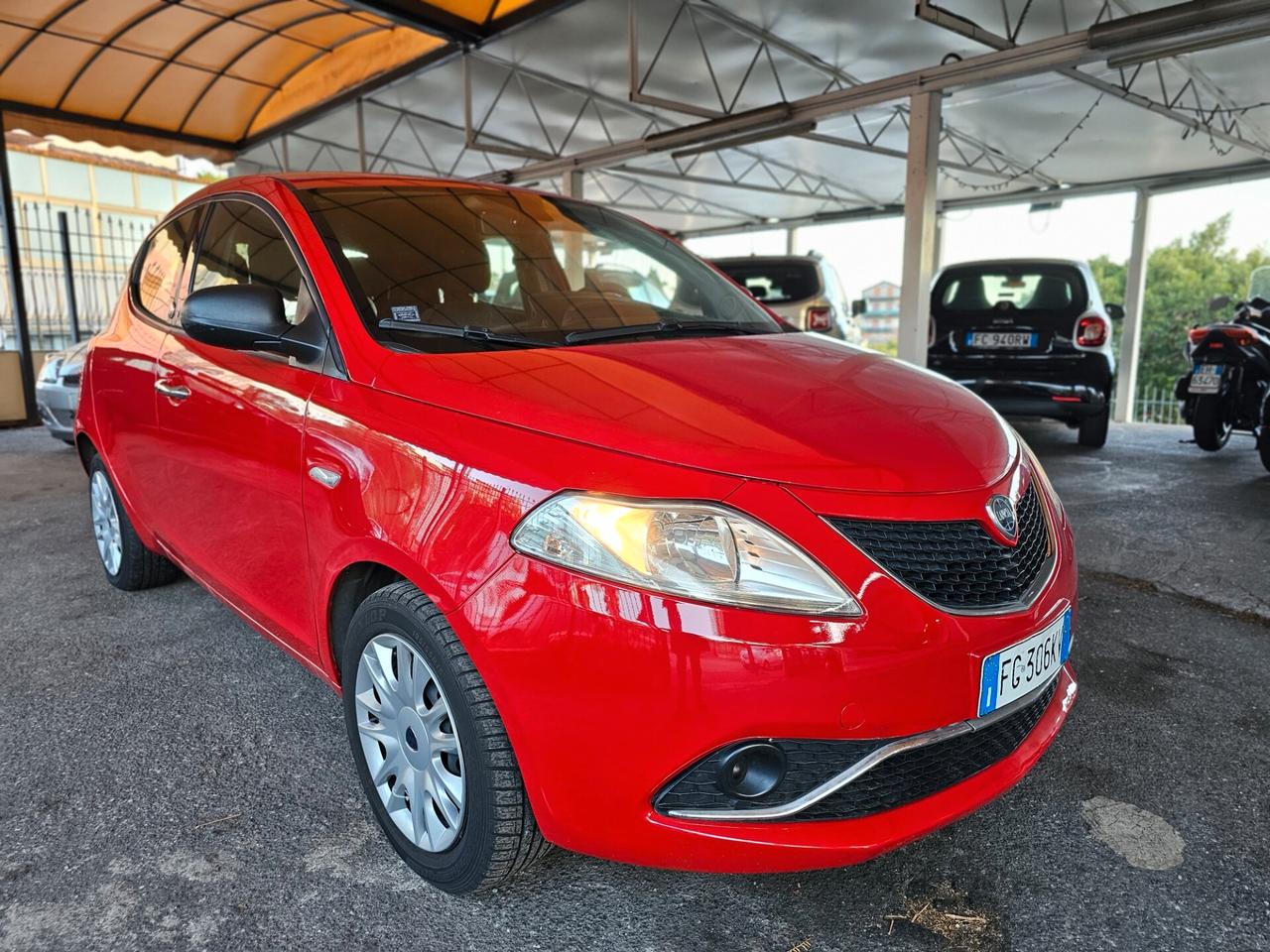 Lancia Ypsilon 1.2 69 CV 5 porte GPL Ecochic Gold