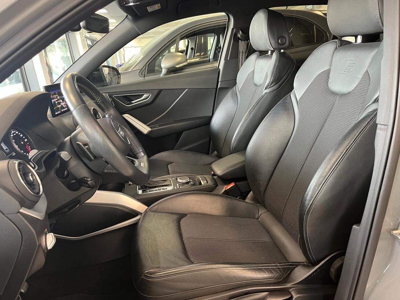 Audi Q2 30 TDI S tronic Identity Black