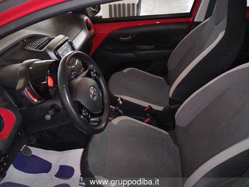 Toyota Aygo II 2018 5p 5p 1.0 x-play m-mt 72cv