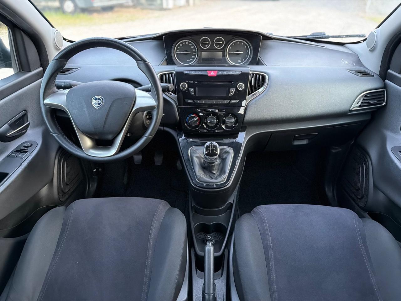 Lancia Ypsilon 1.2 69 CV 5 porte Silver