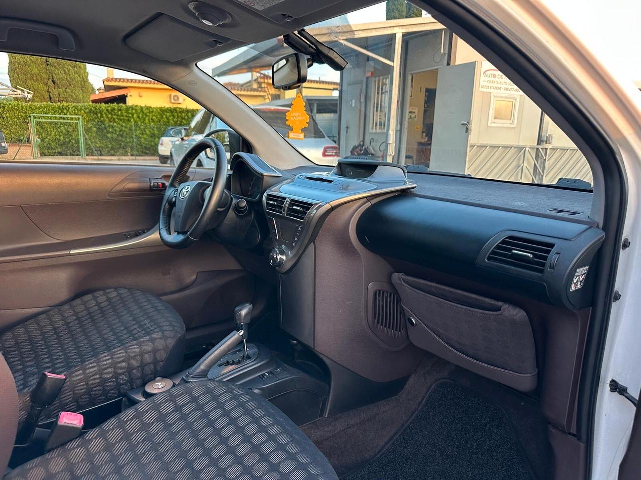 Toyota iQ 1.0 Benzina Automatica