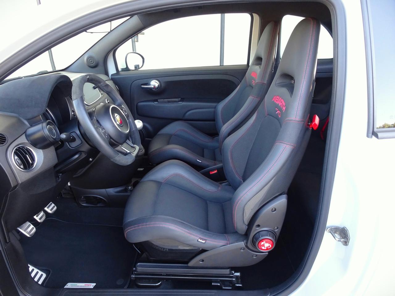 ABARTH 595 esseesse 70th 180CV AKRAPOVIC/CARPLAY