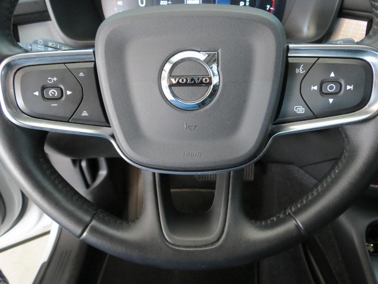 Volvo XC40 T3 163 cv Geartronic Momentum