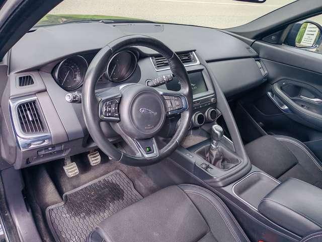 Jaguar E-Pace E-Pace 2017 2.0d i4 R-Dynamic awd (CATENA NUOVA)