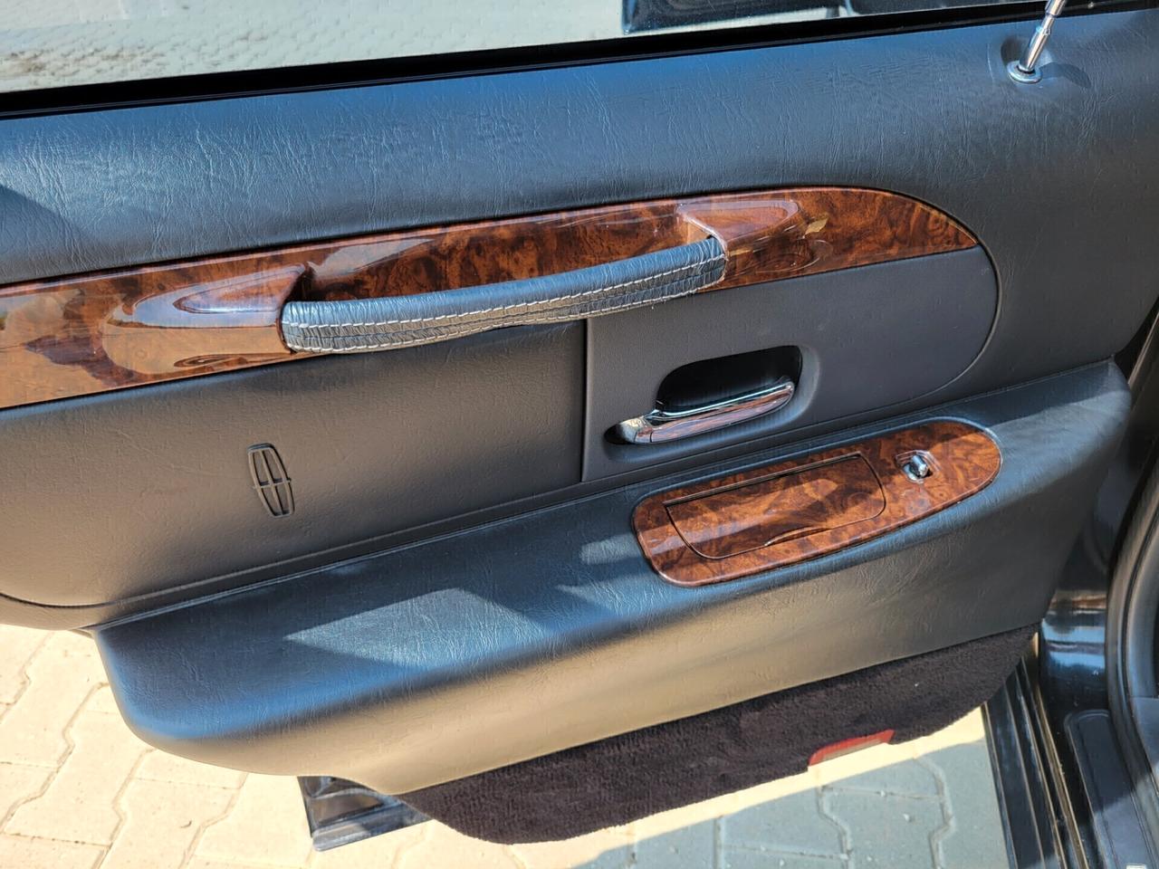 Limousine Lincoln Town car V8 4.6cc 209cv Benz/Gpl