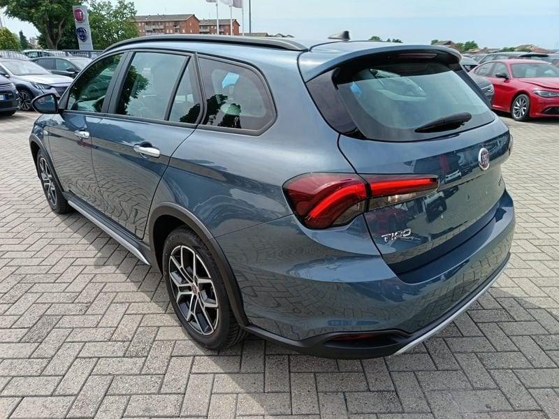 FIAT Tipo 1.5 Hybrid DCT SW Cross