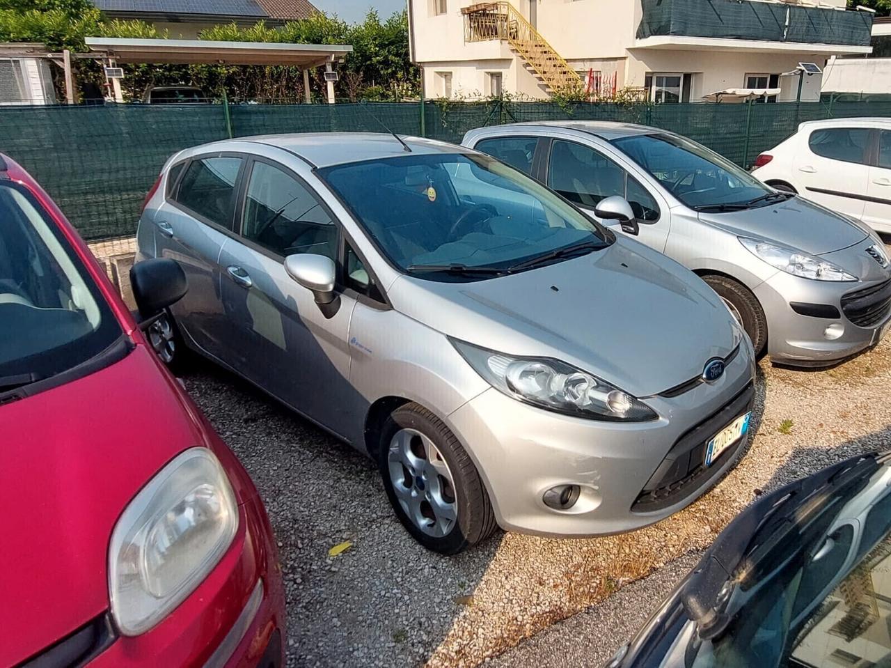 Ford Fiesta 1.2 benzina Neopatentati