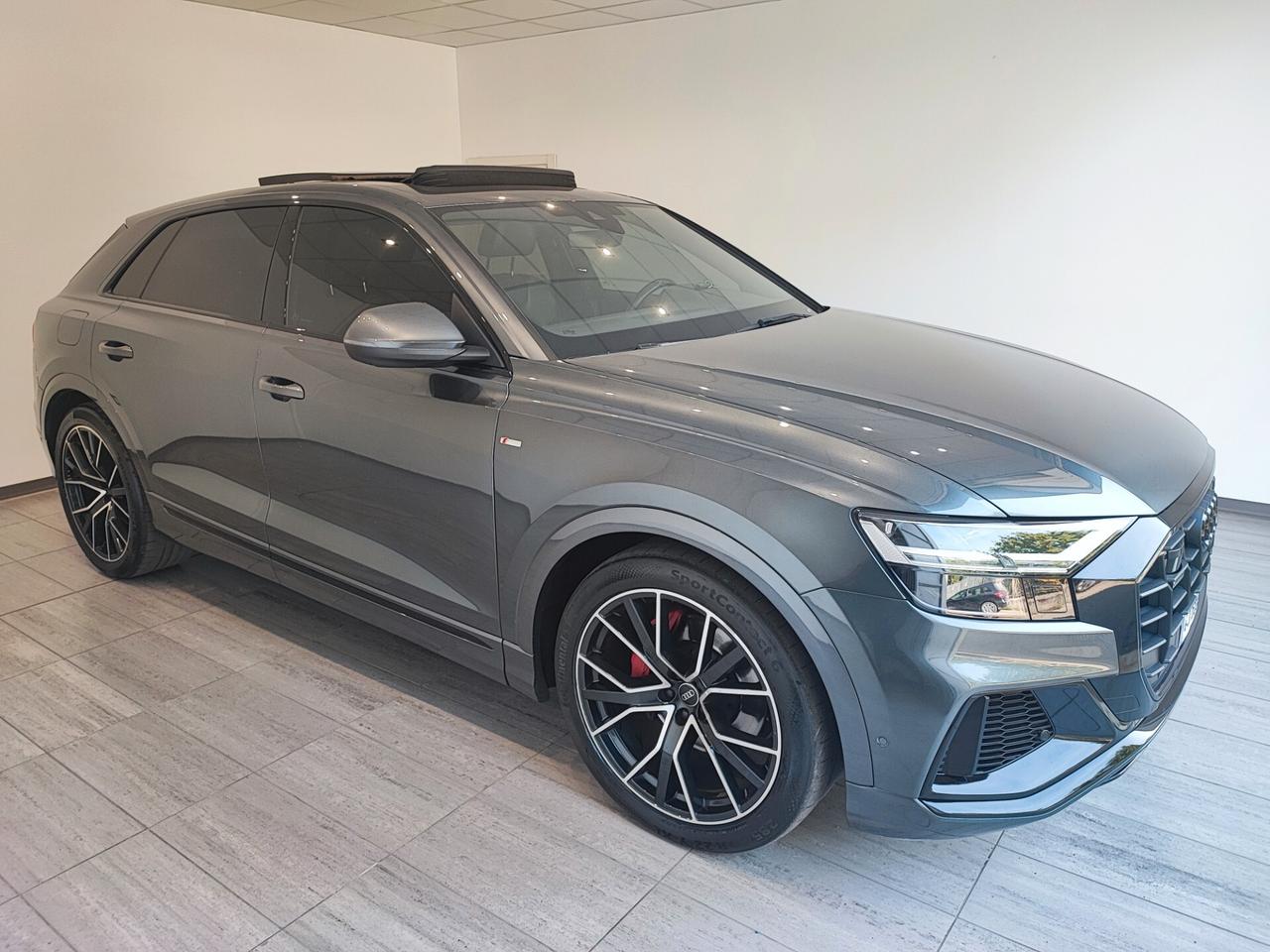 Audi Q8 55 TFSI e quattro tiptronic Sport