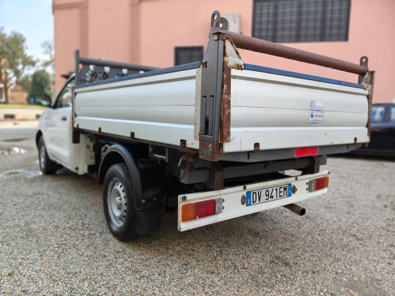 Toyota Hilux 2.5 D-4D 2WD 2p. Ribaltabile