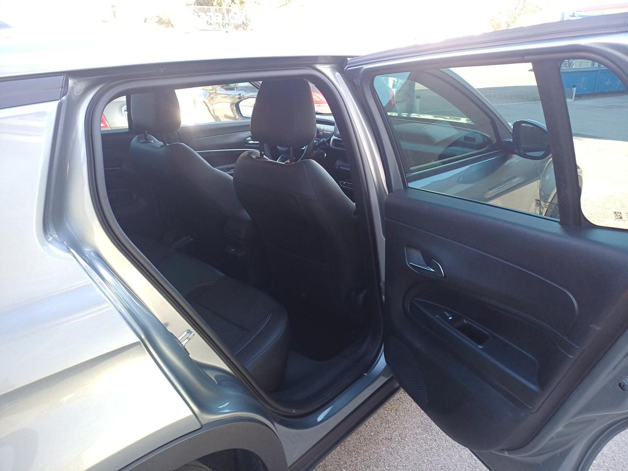 Jeep Avenger 1.2 Turbo 100 CV MHEV Summit